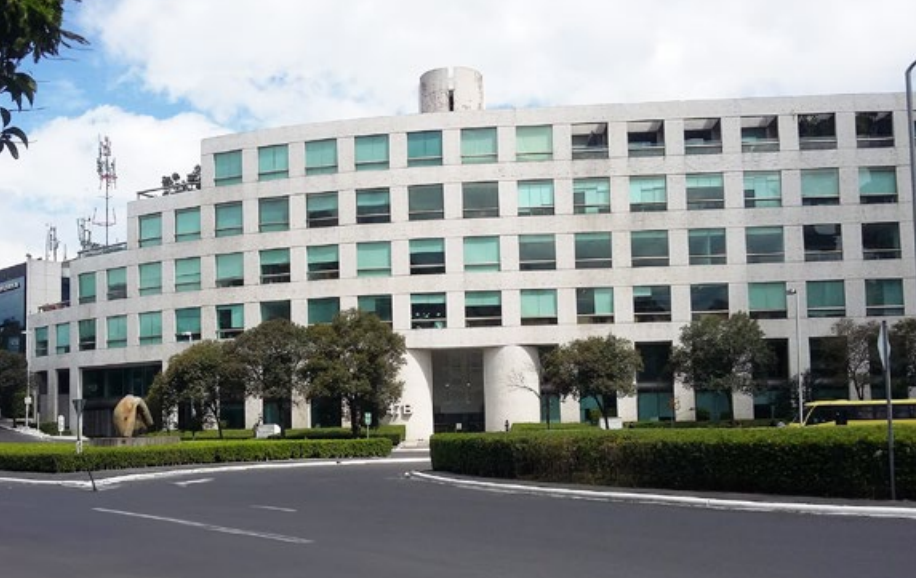 Corporativo Arcos Bosques Oriente